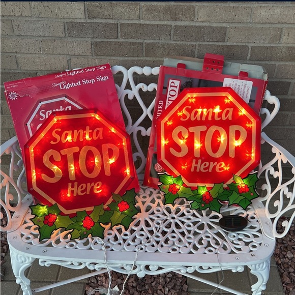 Lighted Santa Stop here Signs 🎅 🛑 - Picture 1 of 4
